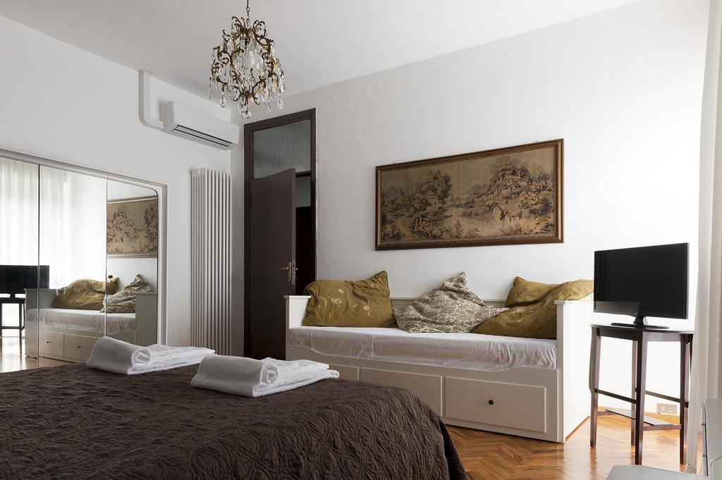 Rooms Villa Bergamo Airport Scanzorosciate Szoba fotó
